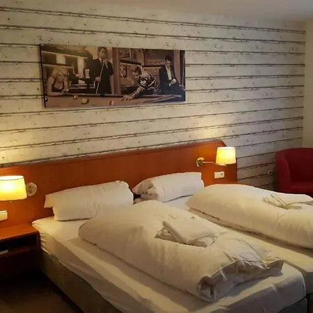 Отель Engel 3*